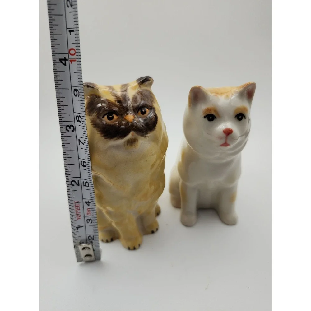 Novelty Cat Salt and Pepper Set. Made In Taiwan. Vintage Style Cat Decor